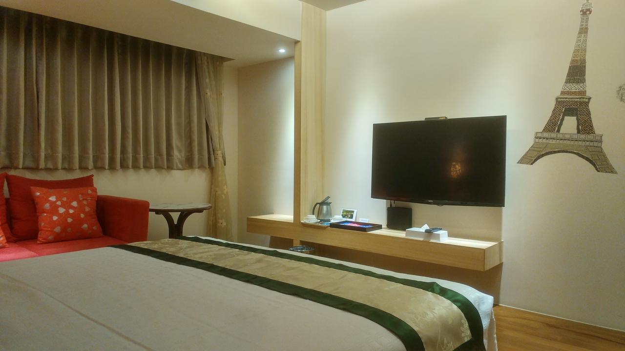 Left Bank 121 Hotel Tajnan Kültér fotó